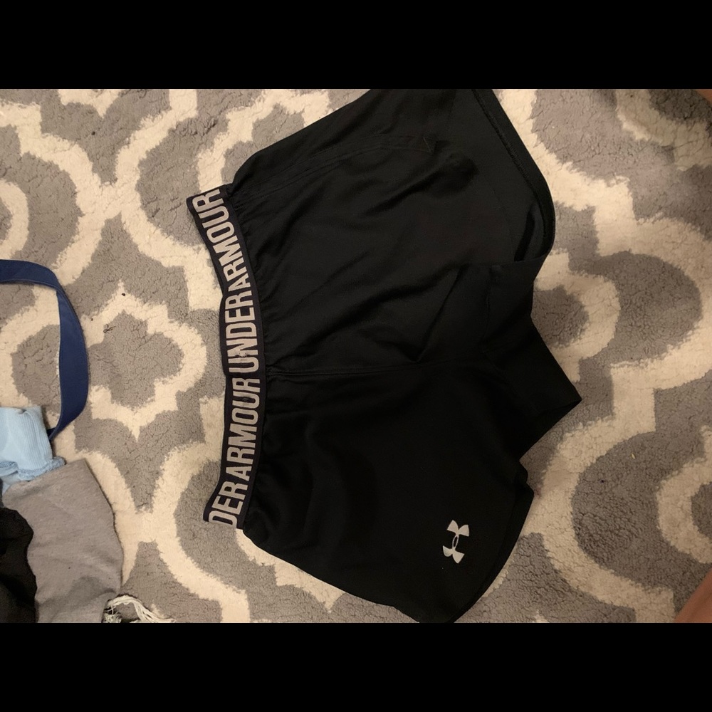 Black under armor athletic shorts